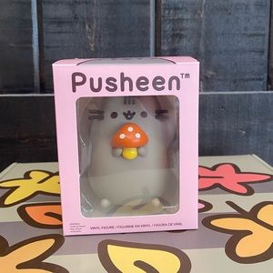 RARE Pusheen vinyl figure!